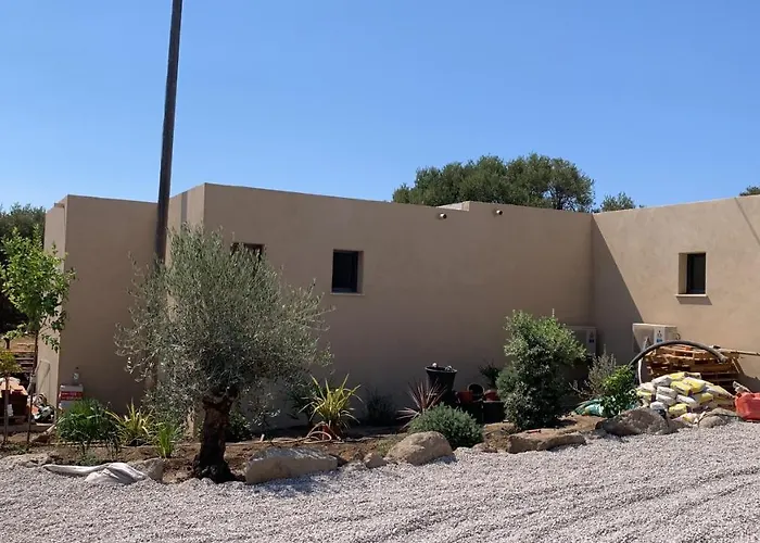 Maison Neuve Avec Piscine Corbara