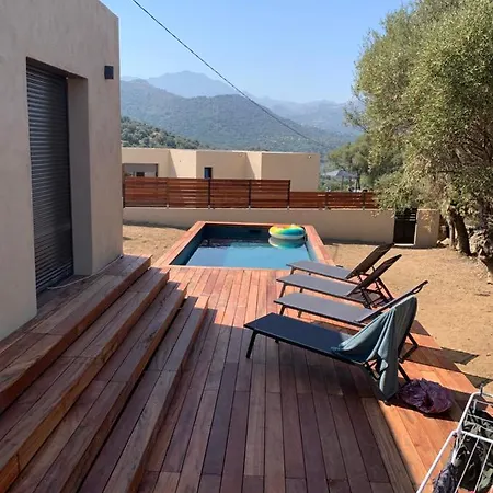 Hébergement de vacances Maison Neuve Avec Piscine Corbara