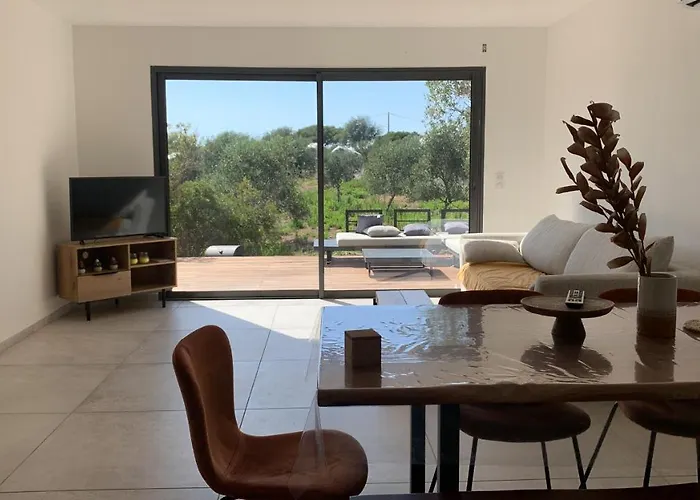 Feriehus Maison Neuve Avec Piscine Corbara